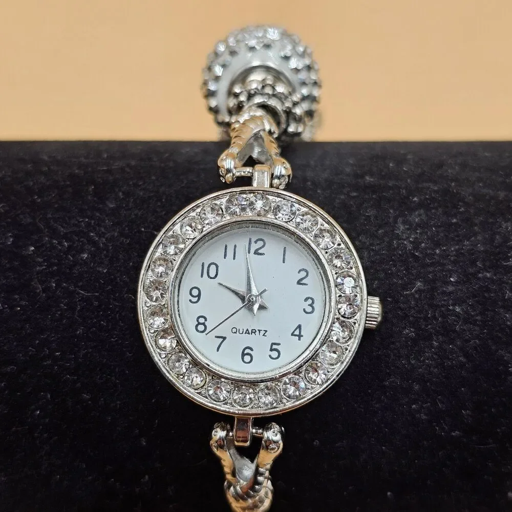 Vintage Ladies Rhinestone Quartz Fashion Wristwatch New Battery Runs Great